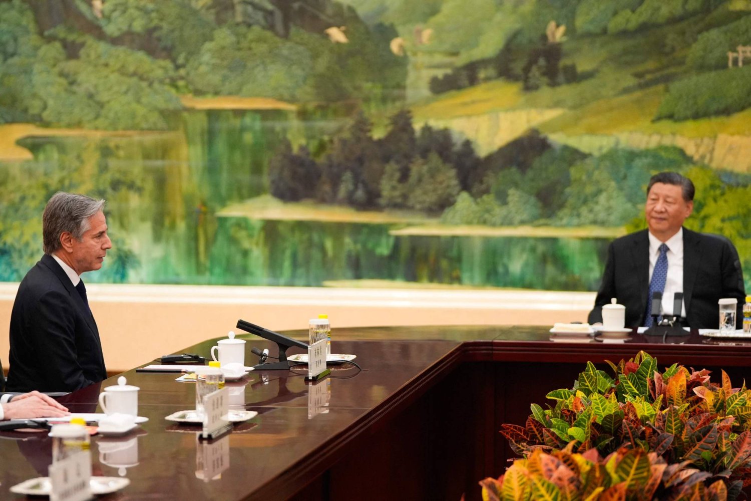 
 
شی جین پینگ رئیس جمهور چین و آنتونی بلینکن وزیر خارجه آمریکا (فرانس پرس)