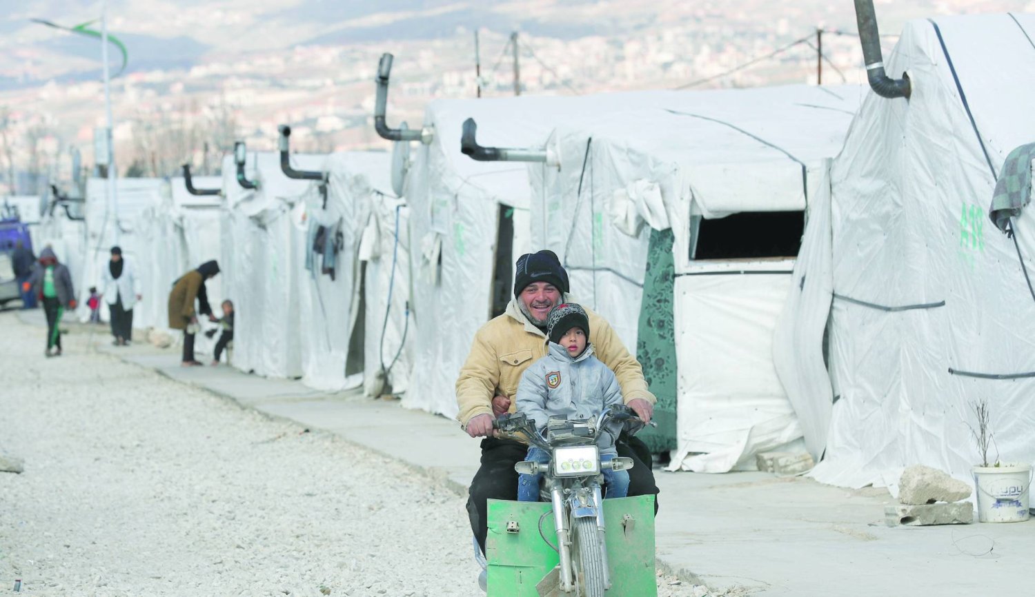 
حضور آوارگان سوری در لبنان بحث برانگیز شده است (آسوشیتد پرس)
