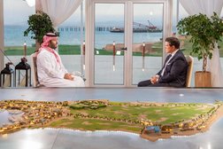 شاهزاده محمد بن سلمان در جریان مصاحبه سیاسی مفصل با برت بایر، از شهر NEOM
